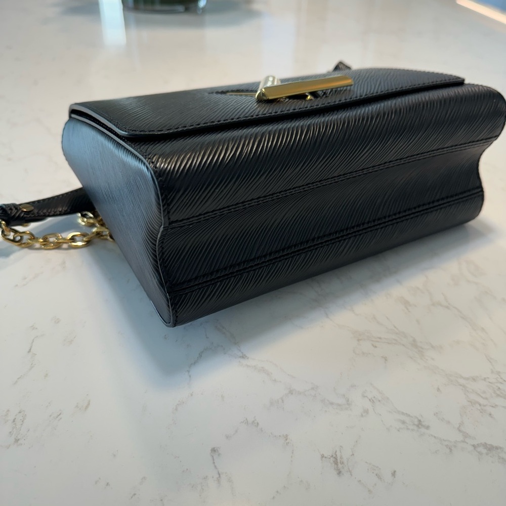 Louis Vuitton Twist MM - Picture 12 of 16